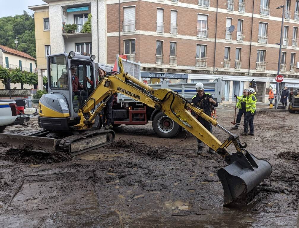 Induno Olona - La piazza della chiesa dopo l'alluvione