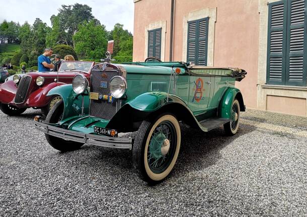 Un corteo di auto centenarie per la festa di san Vittore 2024