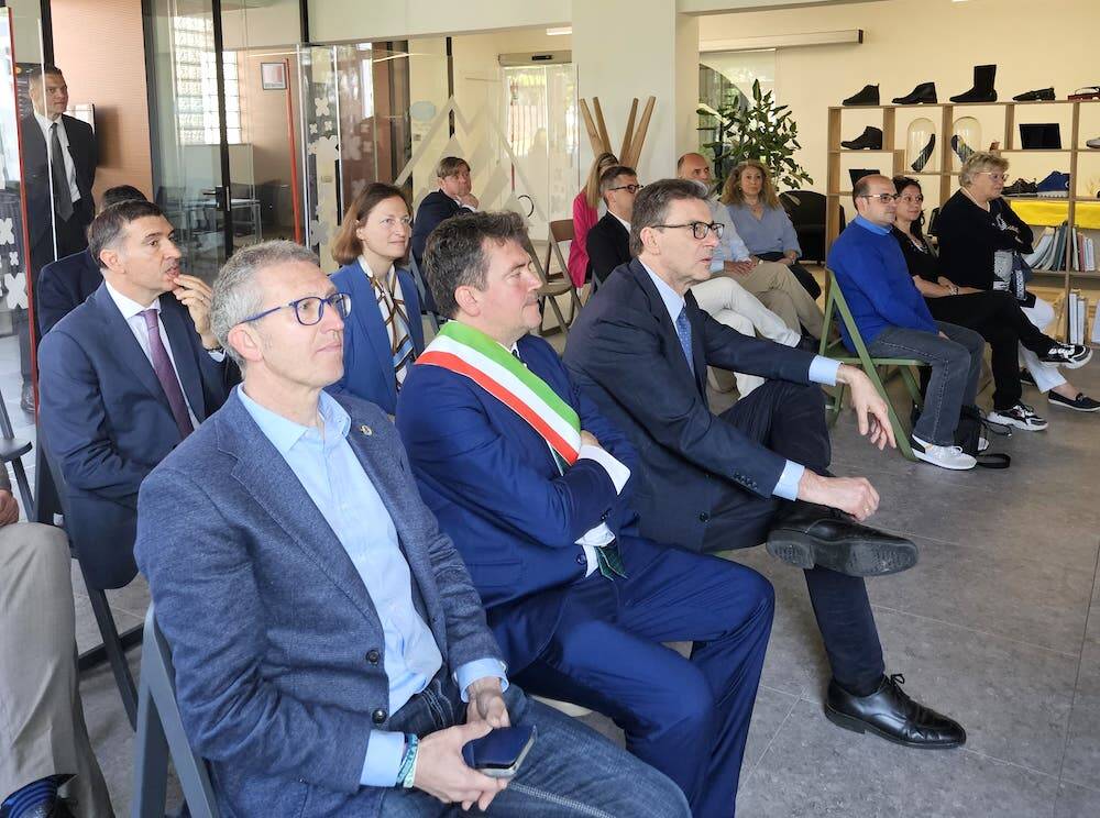 Visita albizzatese per il ministro Giorgetti alla Vibram