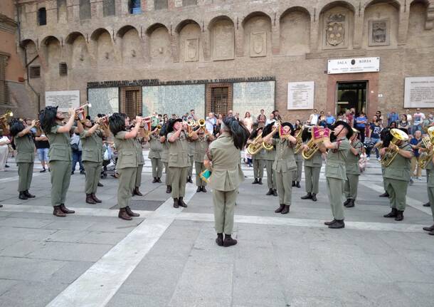 La Fanfara dei bersaglieri di Lonate a Bologna