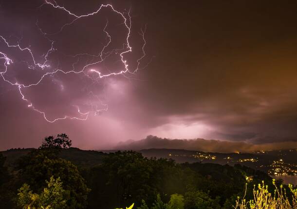 temporale fulmini notte- Foto di Oscar Scandroglio