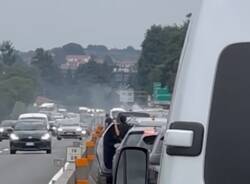 incendio auto autostrada a8 