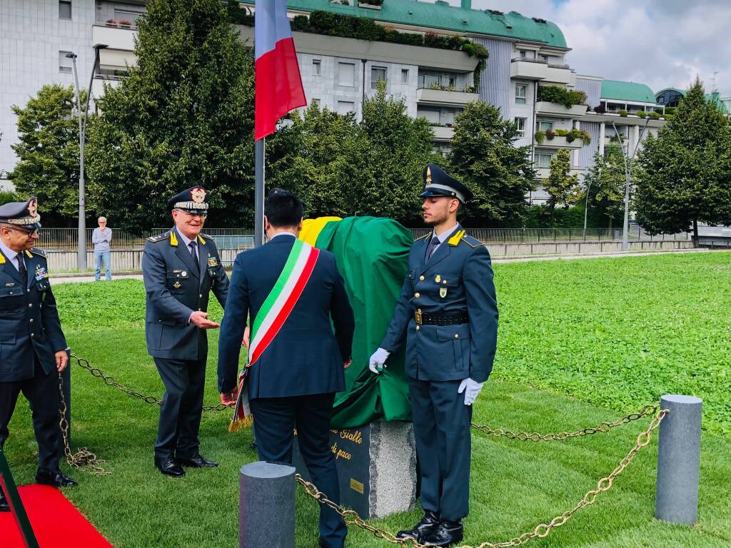 Intitolazione del monumento per i 120 anni della Guardia di Finanza