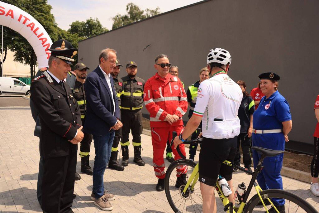 staffetta ciclistica 160 anni croce rossa italiana busto arsizio