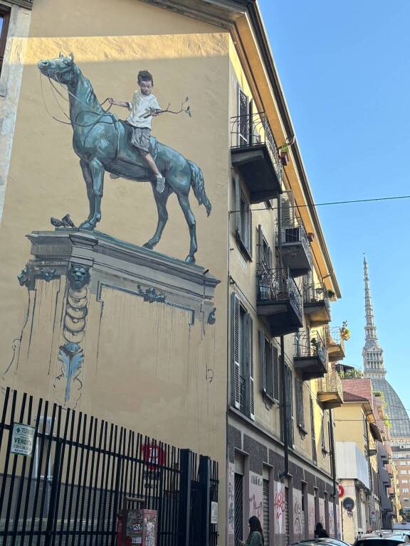 Toward2030, sui muri di Torino il racconto della sostenibilità