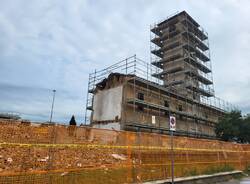 Al via a Rescaldina la demolizione parziale della Corte della Torre Amigazzi