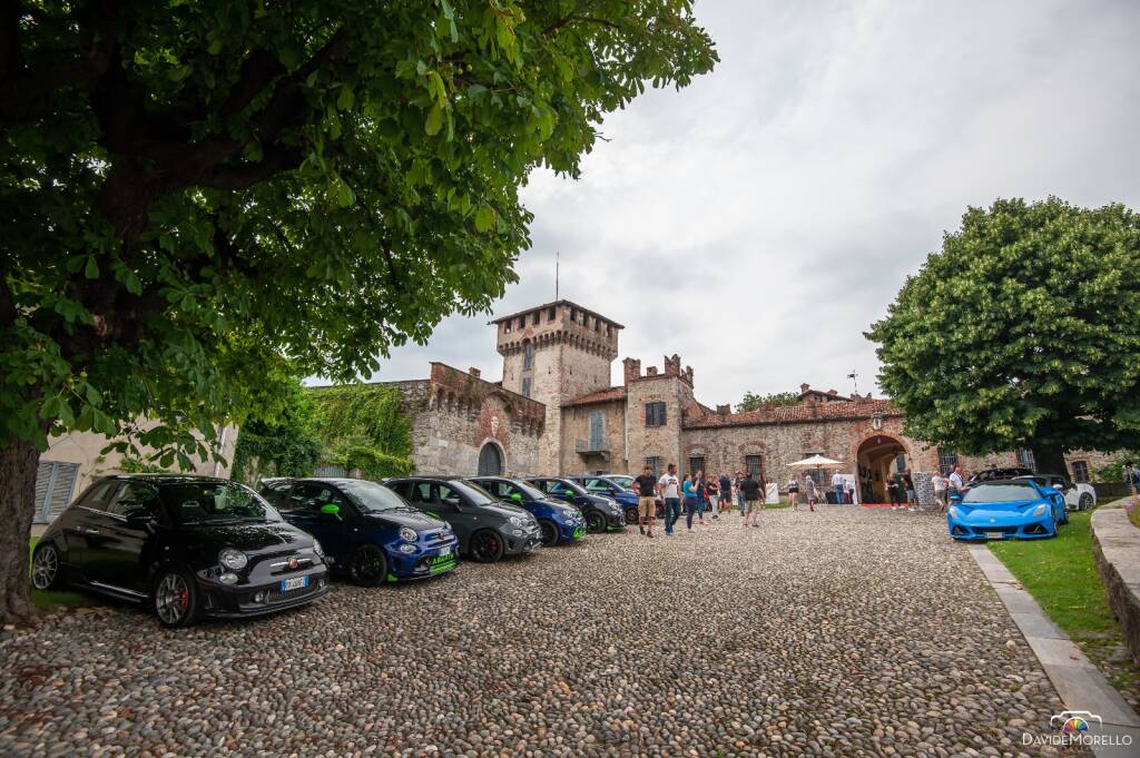 Auto storiche al castello di Somma