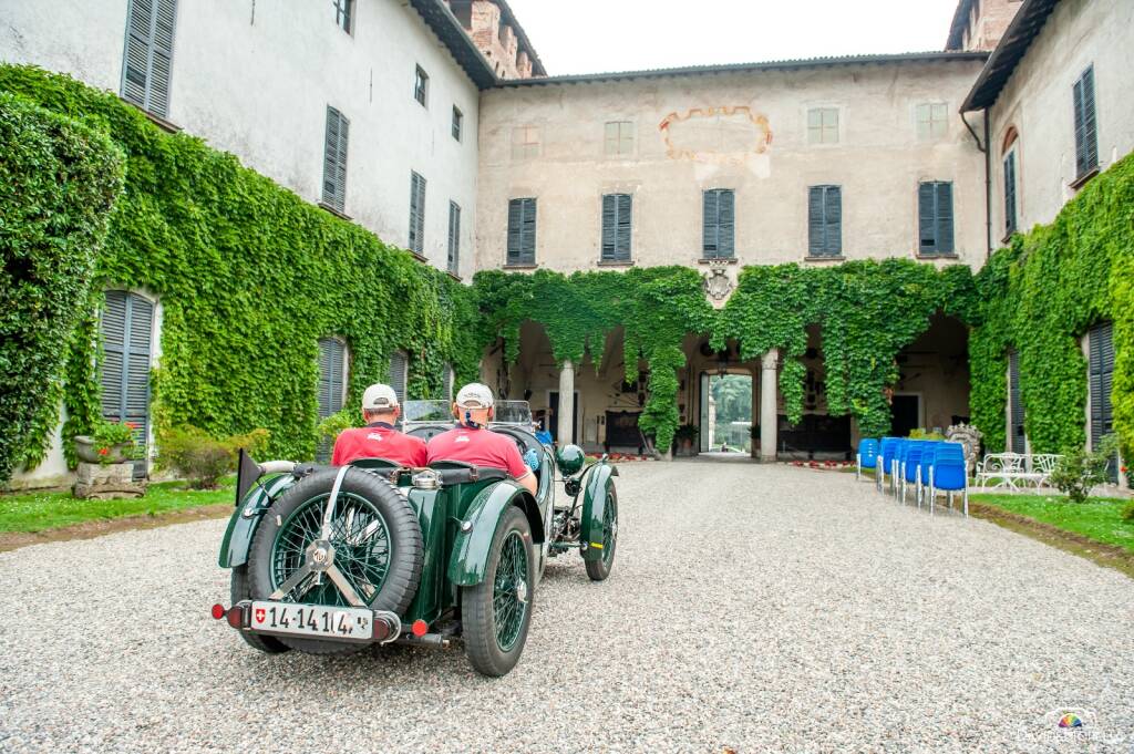 Auto storiche al castello di Somma