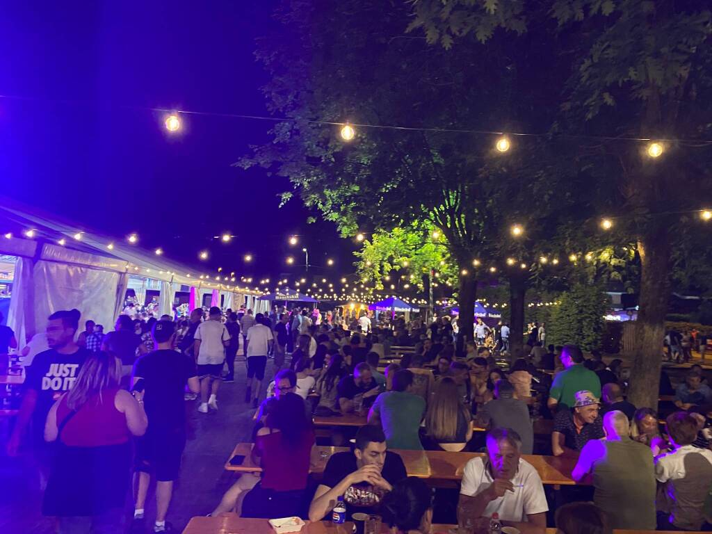 Grande successo per la prima serata della Misinto Bierfest