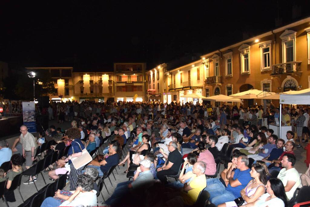 Il centro di Legnano in festa per la “Notte in città “