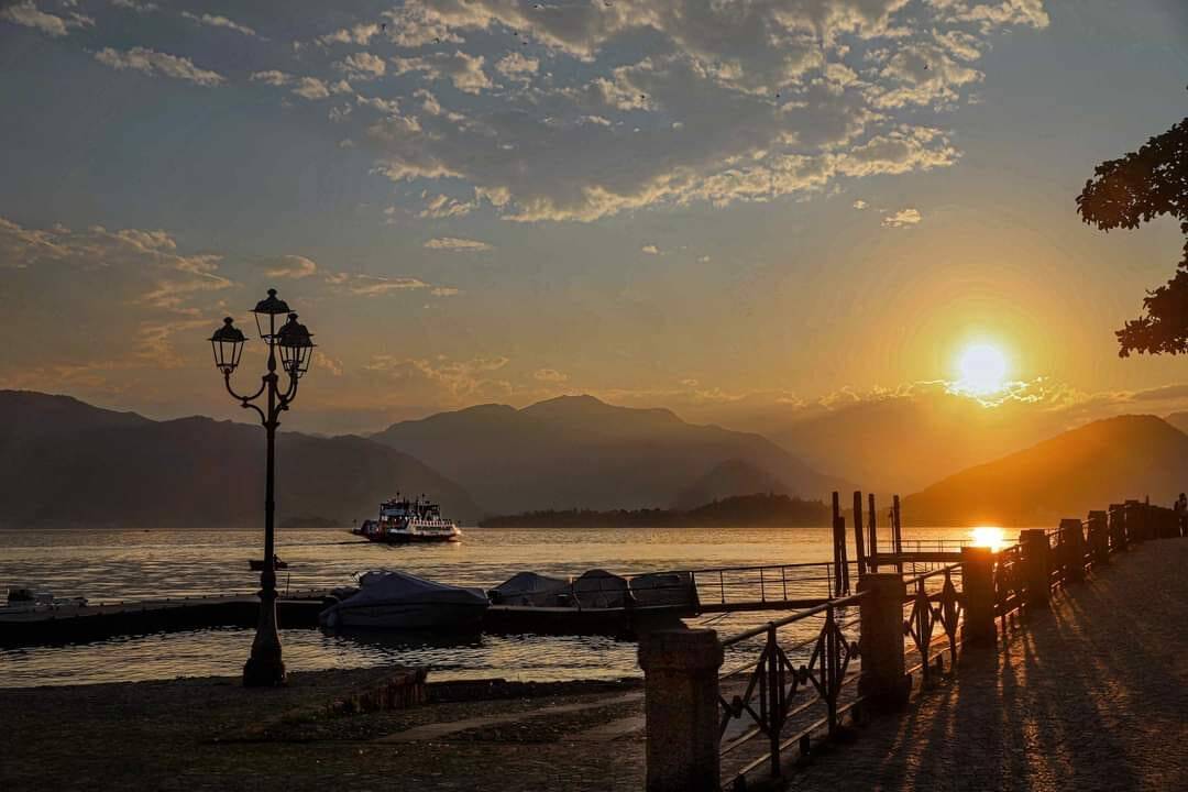 Laveno al tramonto - vittorio bolis 