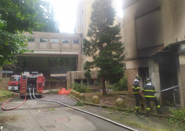 Incendio all'ospedale di Cuasso al Monte