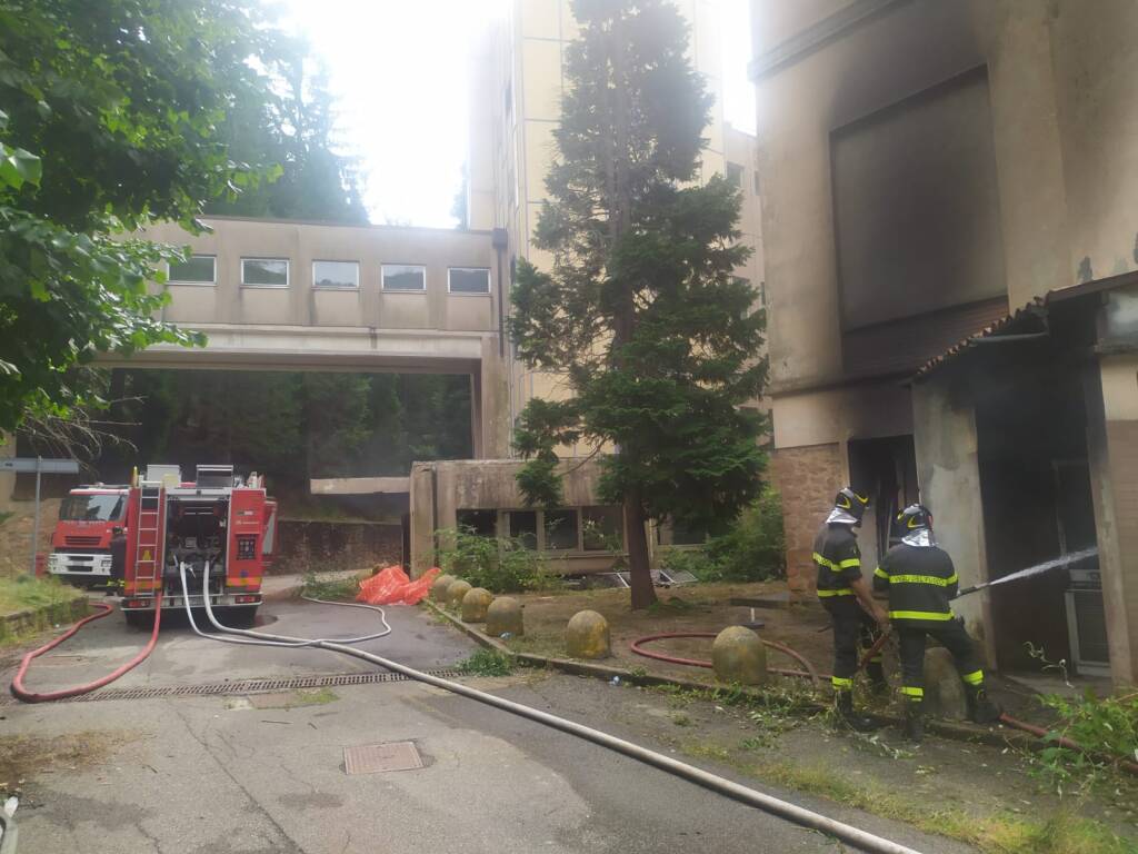 Incendio all'ospedale di Cuasso al Monte