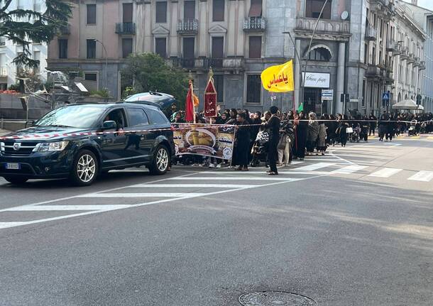 Oltre 400 pakistani sciiti in corteo a Legnano