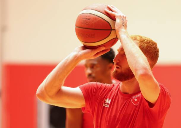 Primo giorno di allenamento per la Pallacanestro Varese agli ordini di coach Herman Mandole