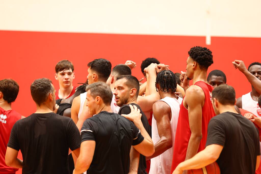 Primo giorno di allenamento per la Pallacanestro Varese agli ordini di coach Herman Mandole