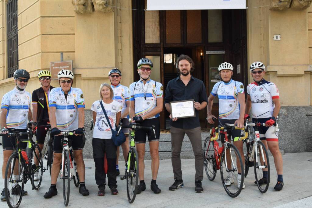 A Legnano la “Ciclopedalata sulle strade di Gigi Riva”