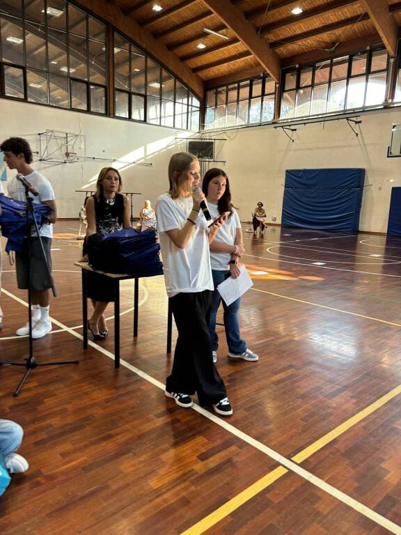 Accoglienza dei primini al liceo Tosi di Busto