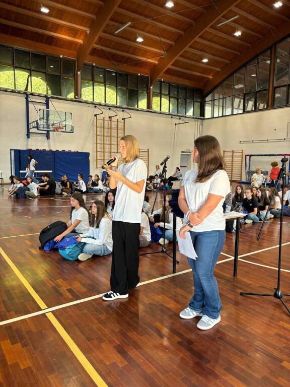 Accoglienza dei primini al liceo Tosi di Busto