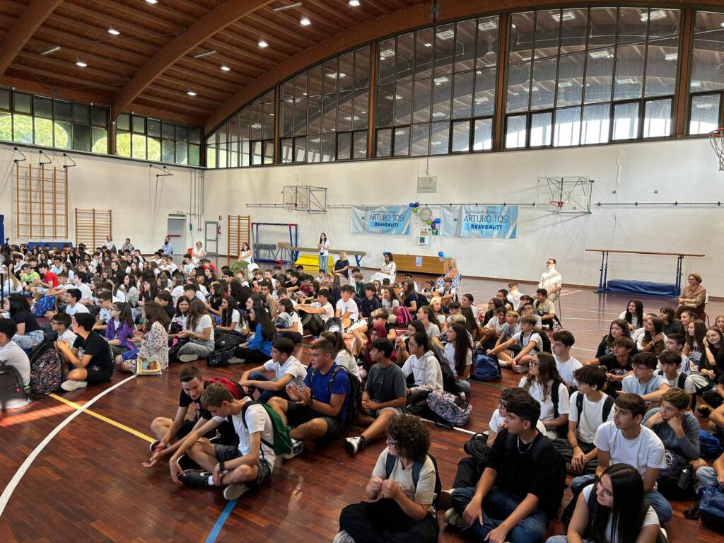 Accoglienza dei primini al liceo Tosi di Busto