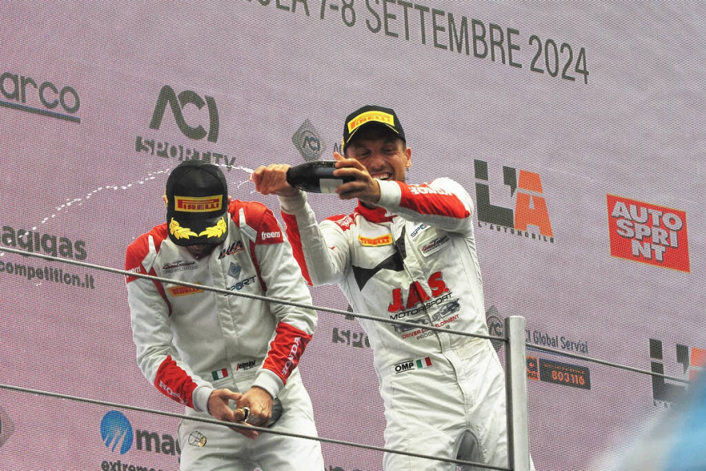 Doppia vittoria a Imola per il team varesino Nova Race