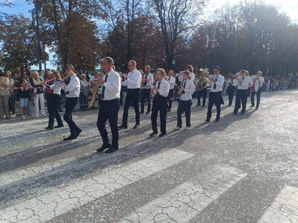 Festa dell'Uva di Angera: la sfilata dei carri