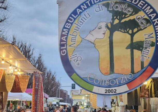 Gli Ambulanti di Forte dei Marmi® colorano la festa dell'uva di Legnano