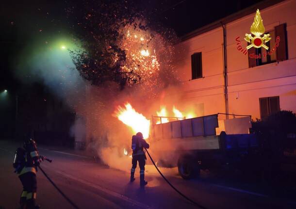 incendio varano borghi