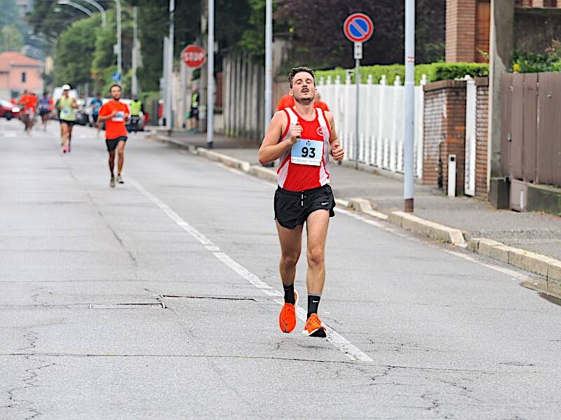 La GallaRun Ten ferma la pioggia e conquista Gallarate