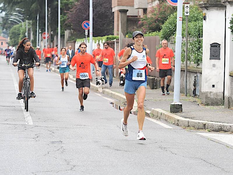 La GallaRun Ten ferma la pioggia e conquista Gallarate