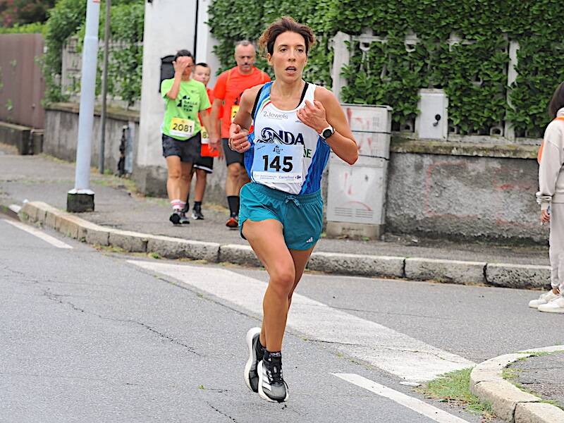 La GallaRun Ten ferma la pioggia e conquista Gallarate