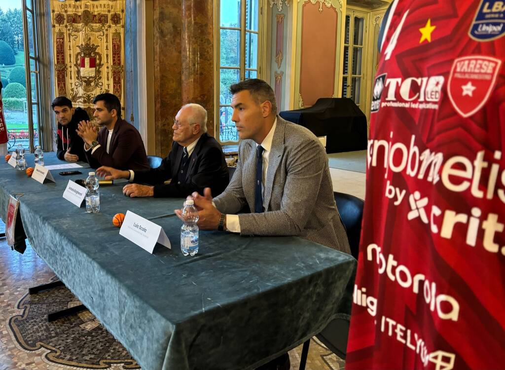 la Pallacanestro Varese si presenta agli sponsor