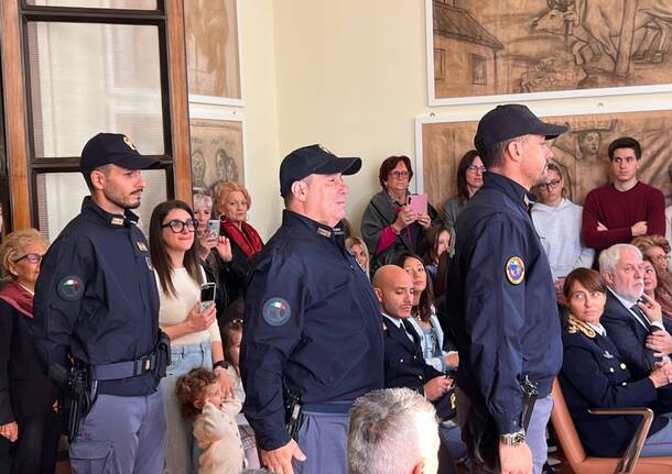 I poliziotti premiati alla festa per San Michele Arcangelo a Varese