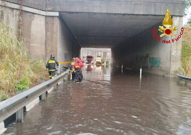 Cinquanta interventi dei Vigili del Fuoco per il maltempo a Milano