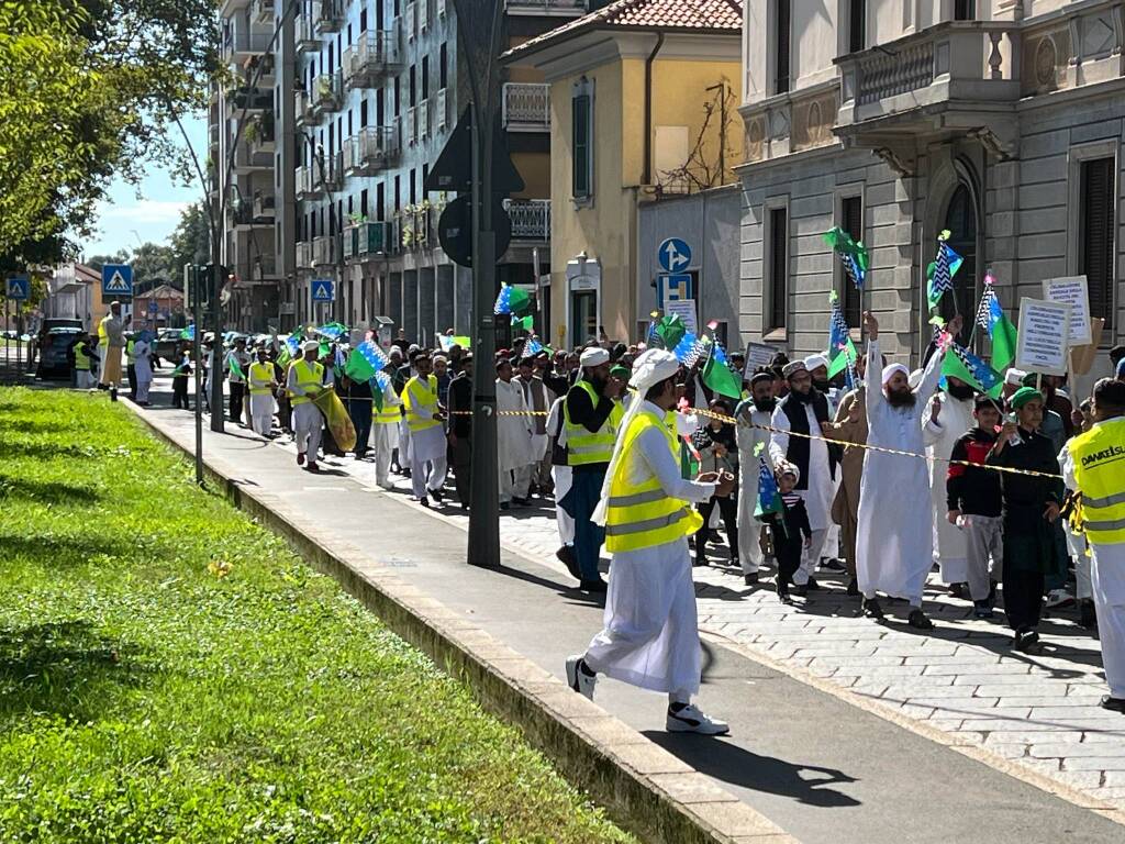 Oltre 400 fedeli sunniti in corteo a Legnano