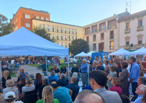 Una piazza di libri