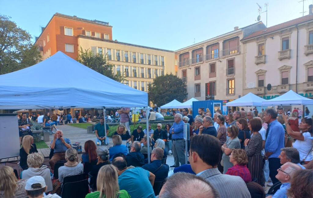 Una piazza di libri