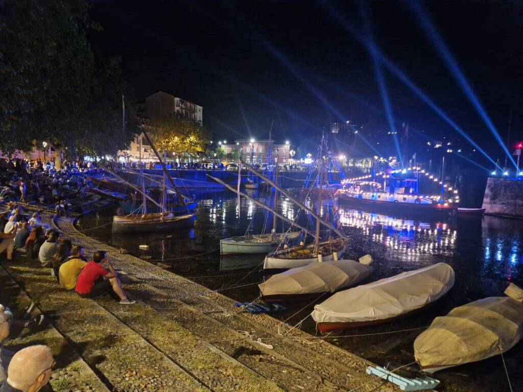 Verbano Classic Festival, Laveno Mombello si anima con concerti sul battello, teatro e acrobati