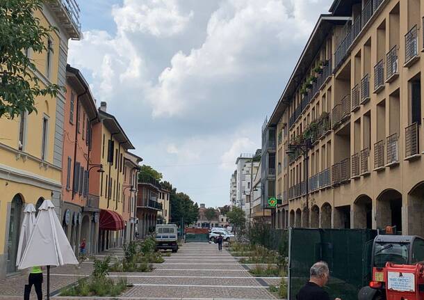 La nuova via Cavallotti pedonalizzata di Busto Arsizio