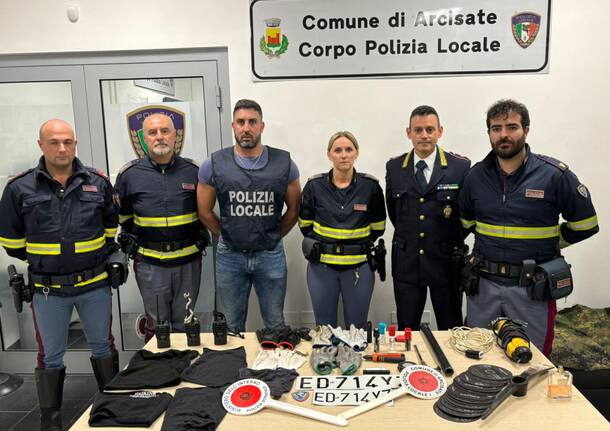 Arcisate - Polizia locale ferma ladri