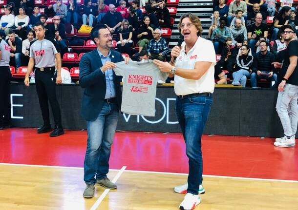 La sfida tra Legnano Basket e Vicenza al Pala Borsani di Castellanza