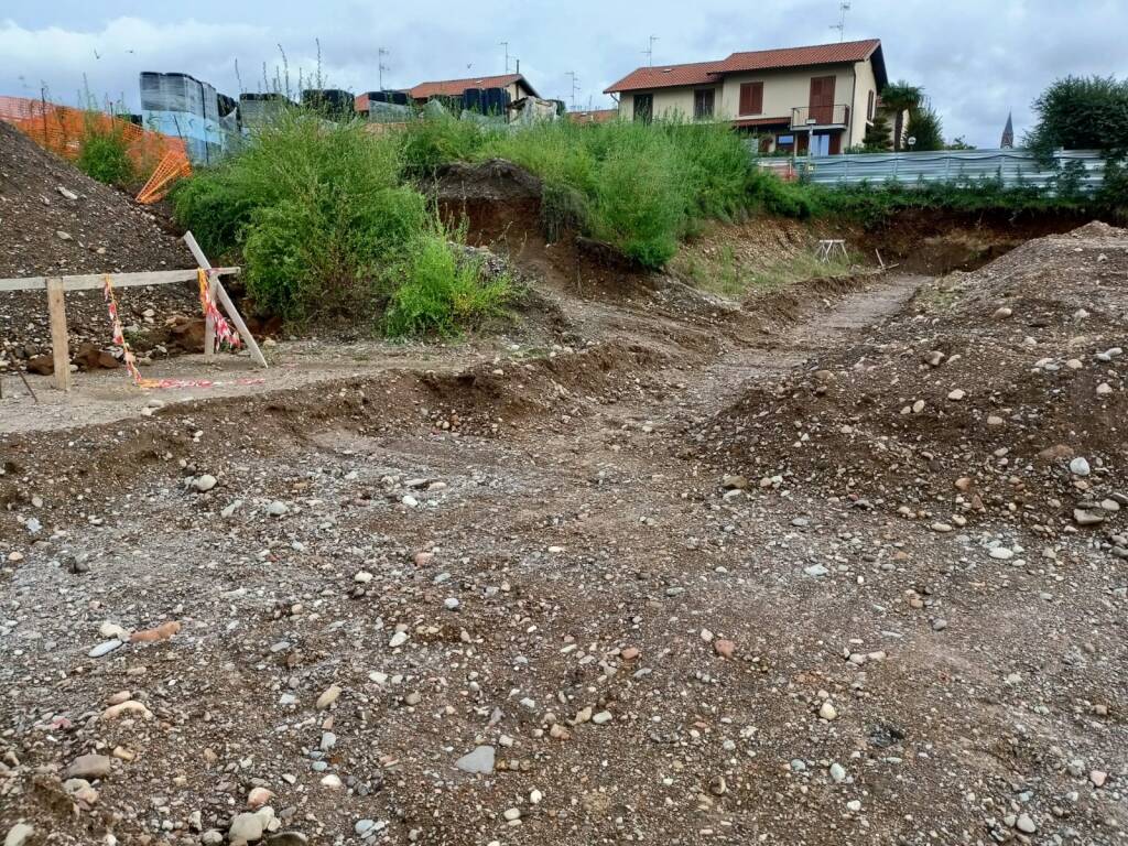 Cantiere nuova scuola di Villa Cortese 