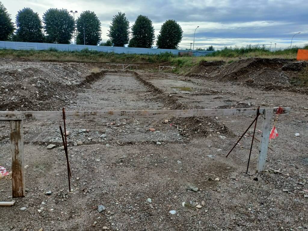 Cantiere nuova scuola di Villa Cortese 