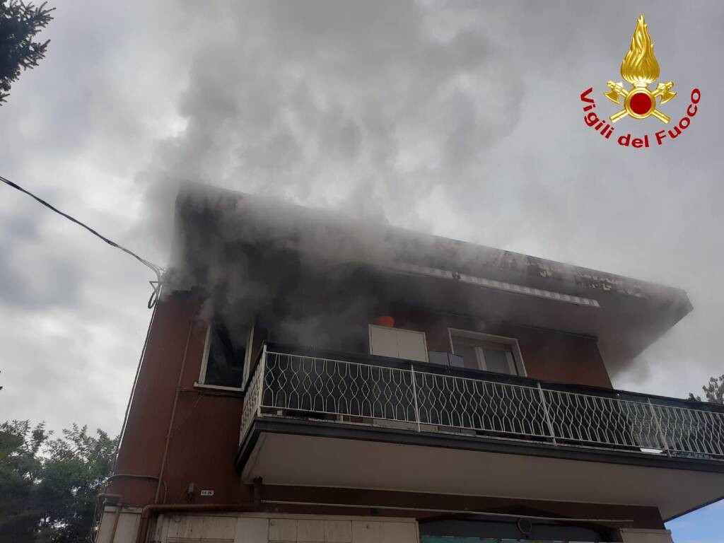 Carnago - Incendio abitazione