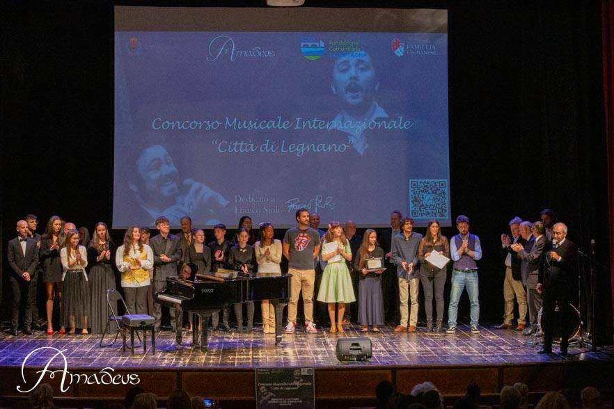 Cinquanta talenti sul palco del Teatro Tirinnanzi di Legnano per ricordare il baritono Franco Sioli