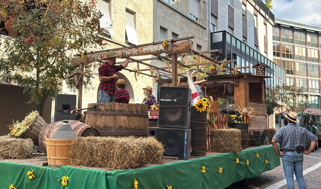 Festa dell'uva Gallarate - Sfilata carri allegorici