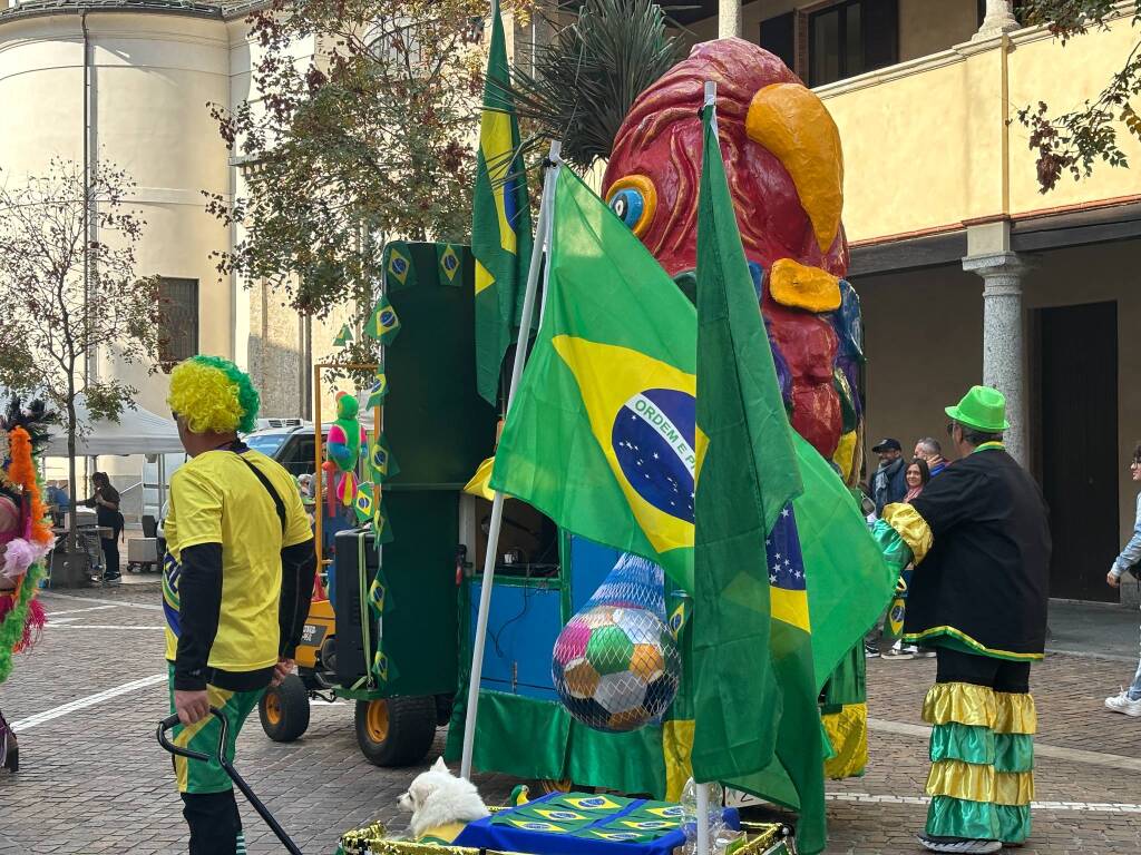 Festa dell'uva Gallarate - Sfilata carri allegorici