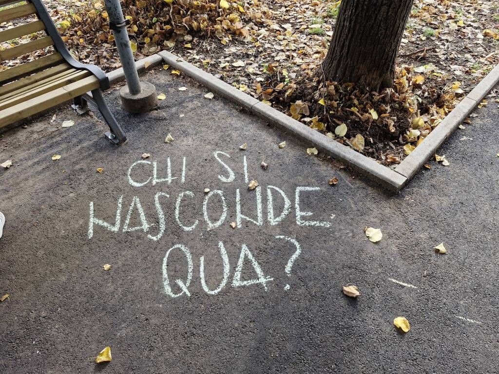 I bambini "colorano" la zona scolastica delle Carducci a Legnano