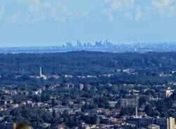 I grattacieli di Milano visti dal Sacro Monte di Varese