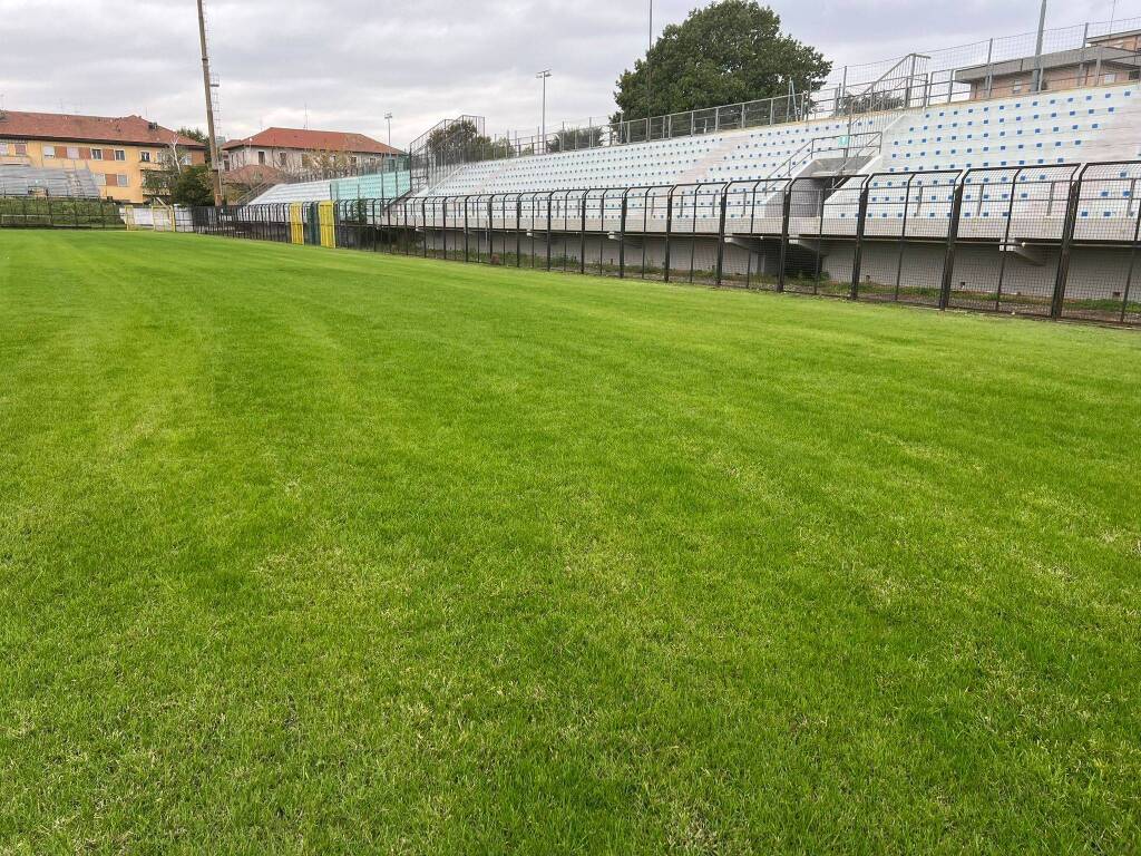 Il terreno dello stadio "Mari" a Legnano pronto